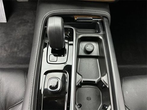 Certified 2025 Volvo XC90 B6 Plus w/ Protection Package Premier image 20