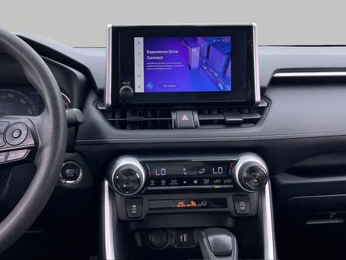 Used 2025 Toyota RAV4 XLE FWD image 7