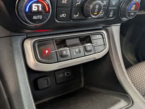 Used 2023 GMC Acadia SLE w/ Driver Convenience Package image 21