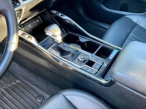 Used 2022 Kia Sorento SX image 16