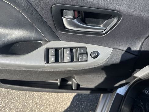 Used 2017 Toyota Sienna SE Premium FWD image 28