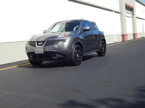 Used 2011 Nissan Juke SV FWD image 7