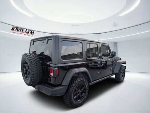 Used 2021 Jeep Wrangler Unlimited Sport AWD/4WD image 3