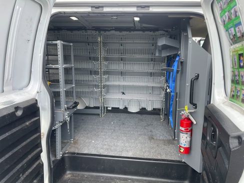 Used 2021 Chevrolet Express 2500 RWD image 22