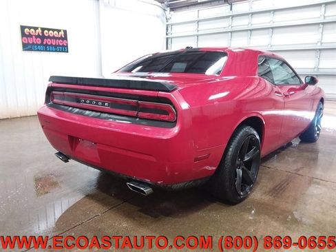 Used 2012 Dodge Challenger R/T image 3