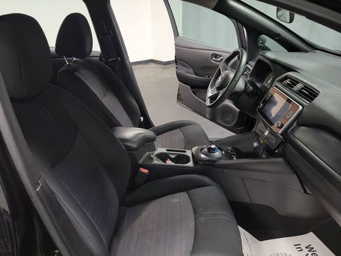 Used 2021 Nissan Leaf SV Plus image 23