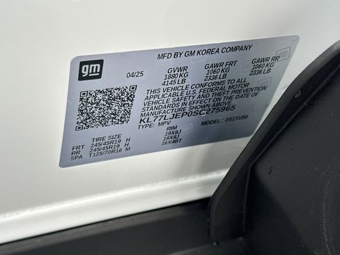 Used 2025 Chevrolet Trax RS w/ Driver Confidence Package image 54