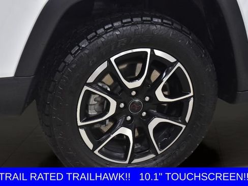 Used 2025 Jeep Compass Trailhawk AWD/4WD image 33