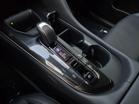 Used 2025 Toyota Crown Signia image 16