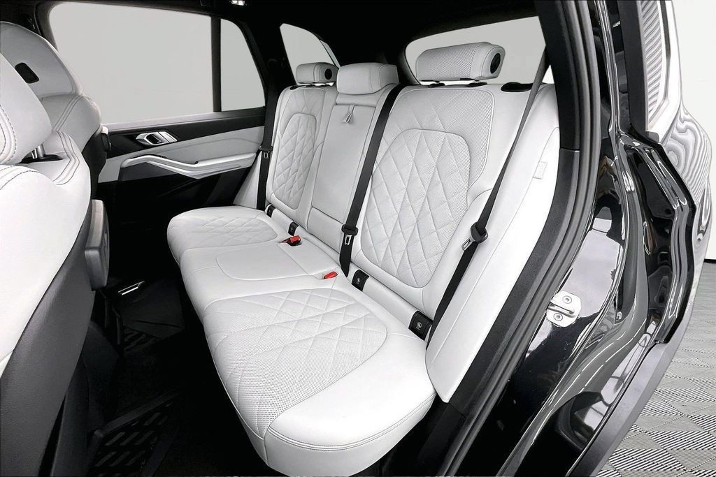 Used 2023 BMW X5 xDrive40i AWD/4WD image 26