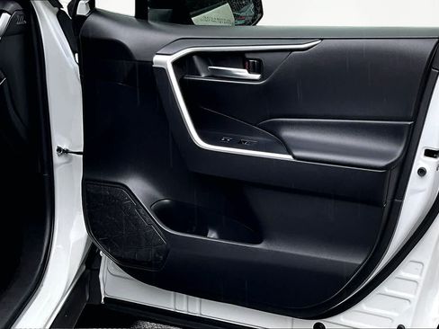 Certified 2022 Toyota RAV4 XLE Premium FWD image 23