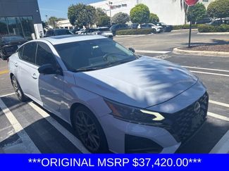 Used 2023 Nissan Altima 2.0 SR video 1