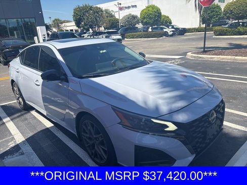 Used 2023 Nissan Altima 2.0 SR image 1