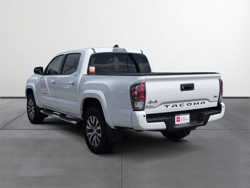 Certified 2022 Toyota Tacoma Limited AWD/4WD image 4