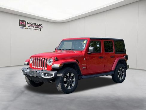 Used 2019 Jeep Wrangler Unlimited Sahara w/ Uconnect 4C Nav & Sound Group AWD/4WD image 4