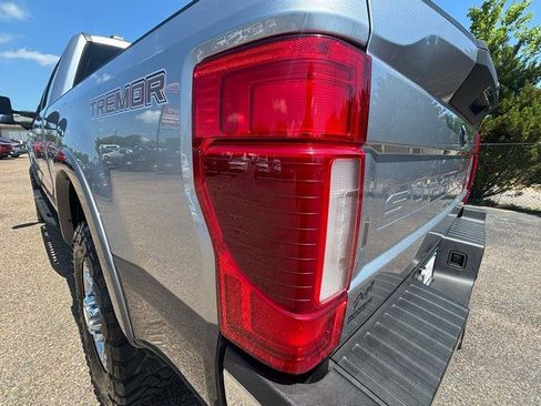 Used 2022 Ford F250 Lariat w/ Tremor Off-Road Package AWD/4WD image 39