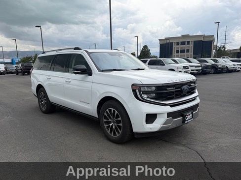 Used 2025 Ford Expedition Max Platinum AWD/4WD image 10