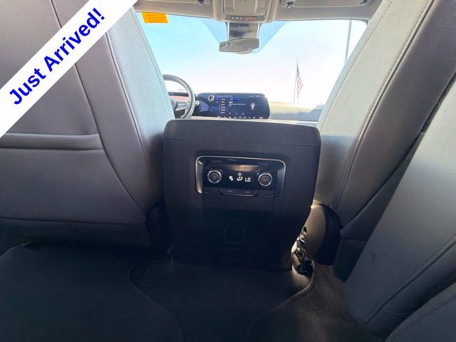 Used 2025 Chevrolet Suburban LT RWD image 36