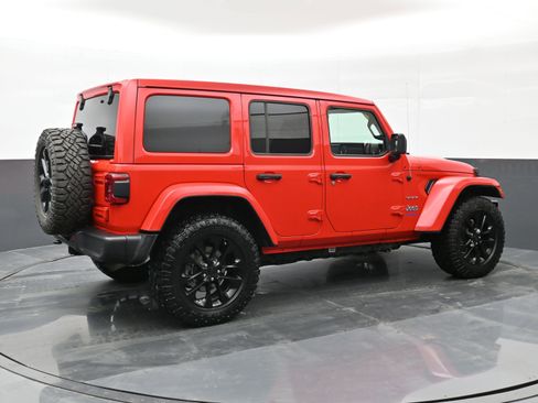 Used 2021 Jeep Wrangler Unlimited Sahara w/ Cold Weather Group image 8