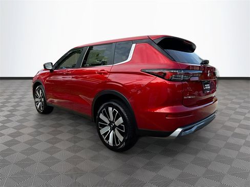 New 2025 Mitsubishi Outlander SE image 7