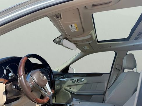 Used 2014 Mercedes-Benz E 350 4MATIC Wagon image 10