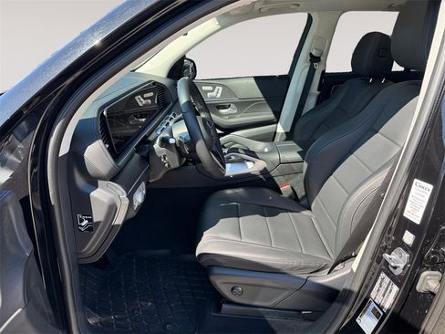 Used 2025 Mercedes-Benz GLE 350 4MATIC image 2