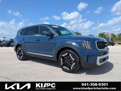 Used 2025 Kia Telluride EX w/ EX Captain's Chair Package AWD/4WD image 1