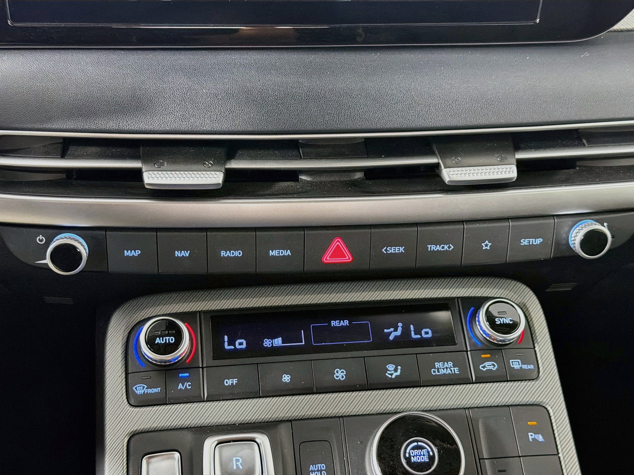 Used 2025 Hyundai Palisade SEL FWD image 24
