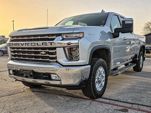 Used 2020 Chevrolet Silverado 2500 LTZ w/ LTZ Plus Package image 3