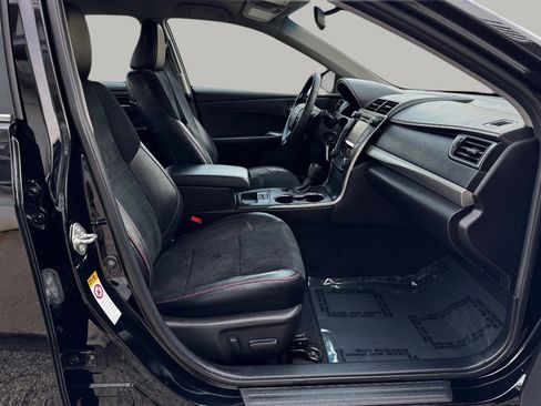 Used 2016 Toyota Camry XSE image 19