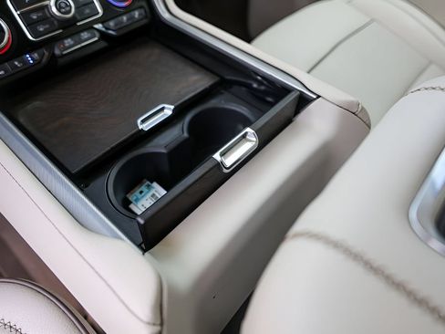 Used 2023 GMC Yukon Denali AWD/4WD image 24