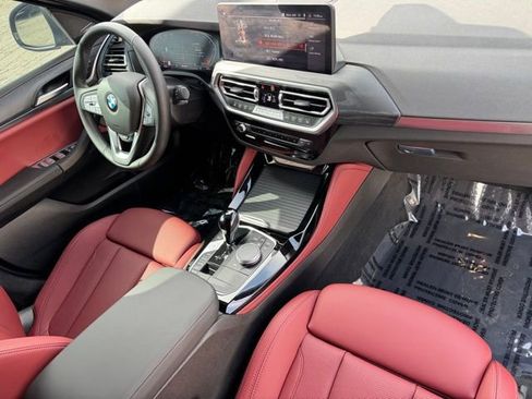 Certified 2025 BMW X4 xDrive30i w/ Premium Package image 30