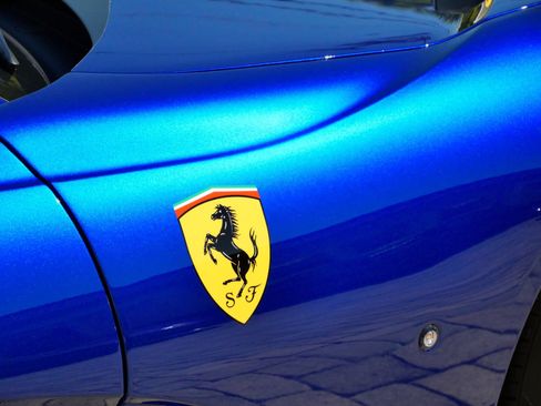 Used 2023 Ferrari 812 GTS RWD image 9