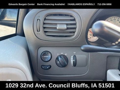 Used 2005 Chrysler Town & Country LX w/ Popular Equipment Group II FWD image 19