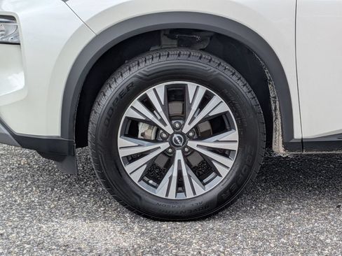 Certified 2022 Nissan Rogue SV FWD image 13