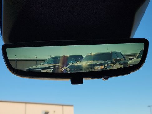 Used 2025 Cadillac Escalade Premium Luxury image 16