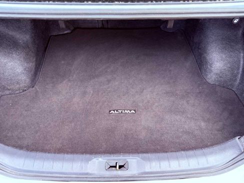 Used 2025 Nissan Altima 2.5 SR FWD image 31