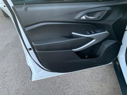 Used 2024 Chevrolet Trax RS w/ Driver Confidence Package image 27