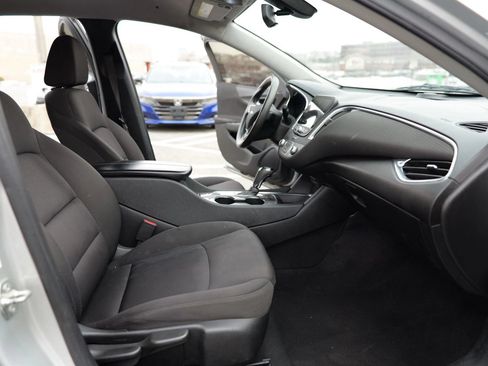 Used 2020 Chevrolet Malibu LT FWD image 25