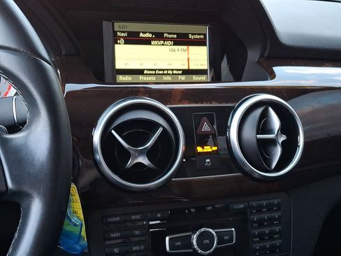 Used 2015 Mercedes-Benz GLK 350 4MATIC image 24