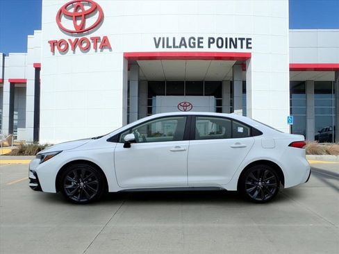 Certified 2026 Toyota Corolla SE image 2