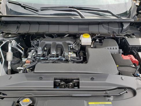 Certified 2025 Nissan Pathfinder SV image 13