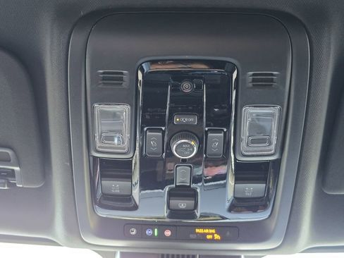 New 2026 Chevrolet Suburban High Country image 27