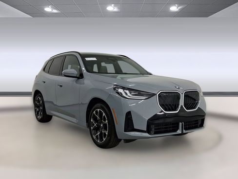 Certified 2025 BMW X3 xDrive30i w/ Premium Package image 7