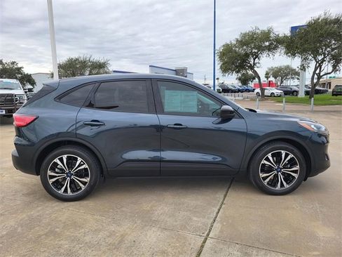 Used 2022 Ford Escape SE w/ SE Sport Appearance Package image 23