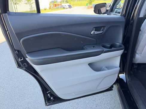 Used 2019 Honda Pilot LX image 26