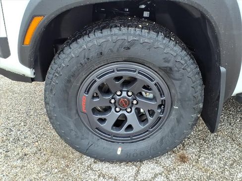 New 2026 Nissan Frontier PRO-4X w/ Pro-4x Convenience Package AWD/4WD image 9