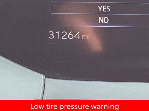 Used 2025 Toyota Prius LE image 4