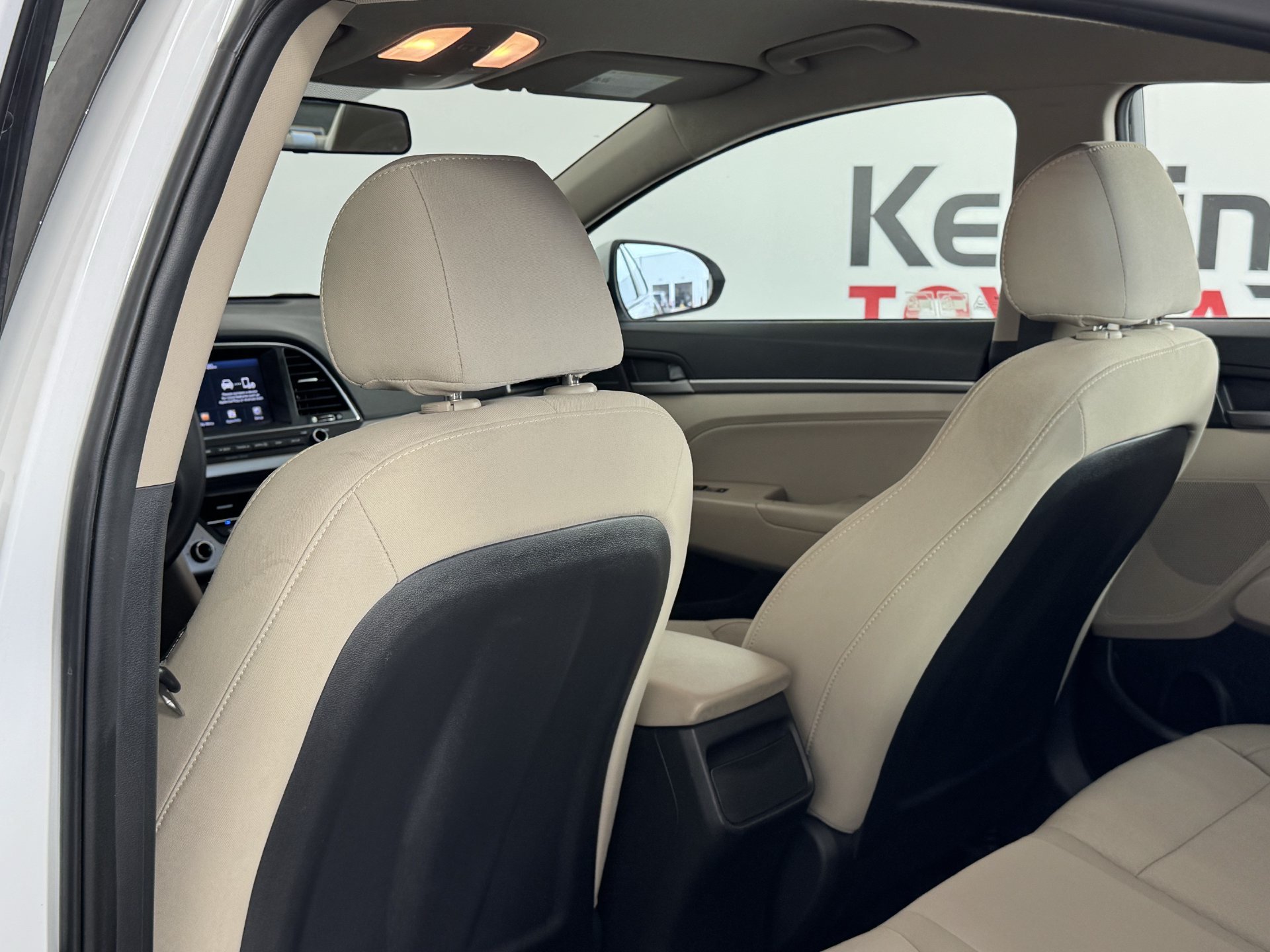 Used 2017 Hyundai Elantra SE FWD image 16