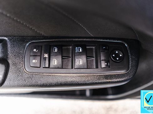 Used 2018 Dodge Charger SXT Plus w/ Driver Convenience Group image 23